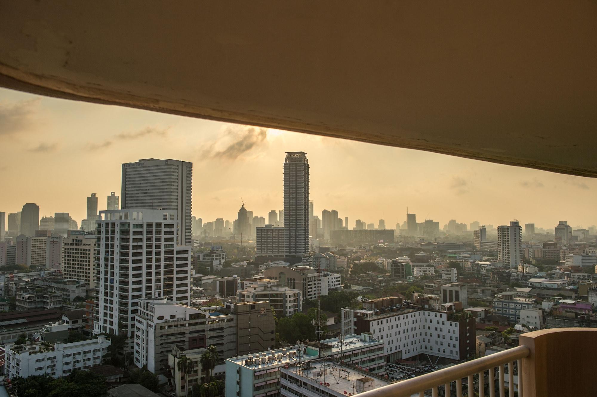 Pantip Suites Bangkok Kültér fotó